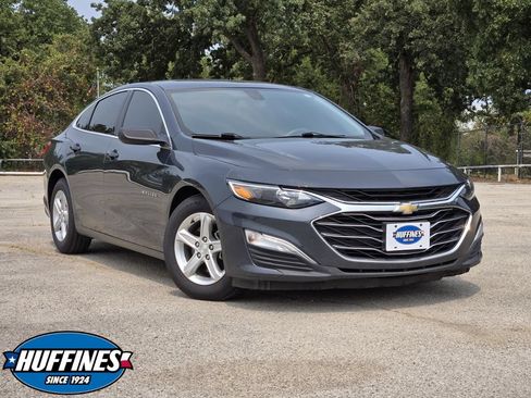 Used 2020 Chevrolet Malibu LS FWD image 1