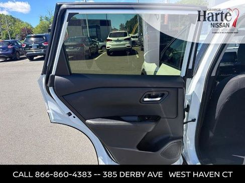 Certified 2025 Nissan Rogue SV AWD/4WD image 18