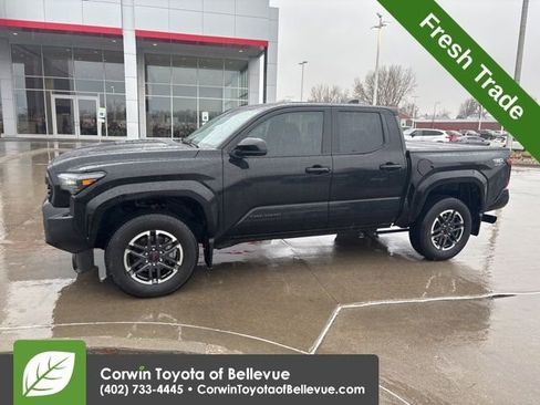 Used 2025 Toyota Tacoma TRD Sport image 6