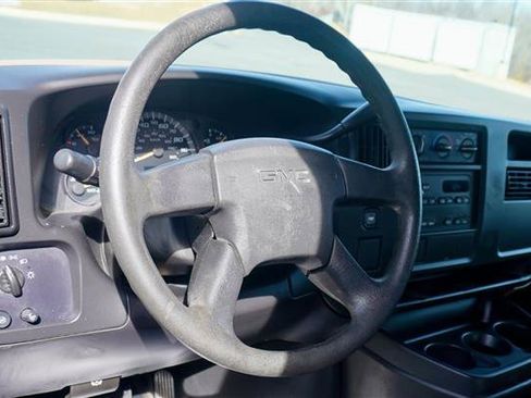 Used 2003 GMC Savana 1500 RWD image 11