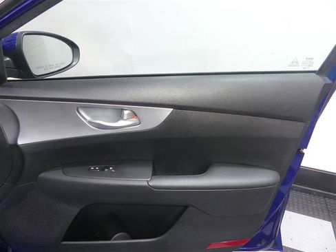 Used 2022 Kia Forte LXS image 17