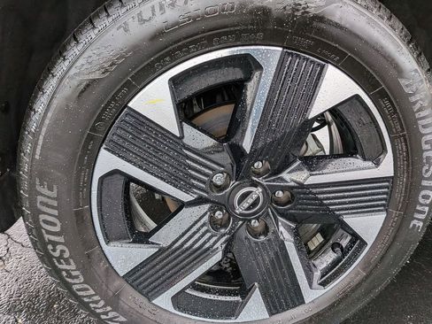 Used 2025 Nissan Kicks SV w/ SV Premium Package image 28