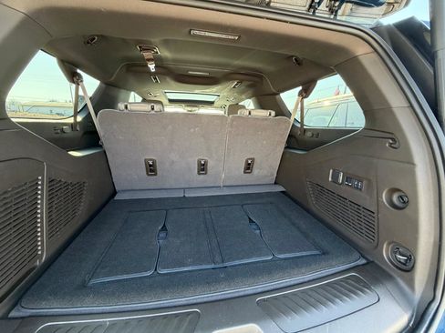 Used 2025 GMC Yukon XL Elevation image 12