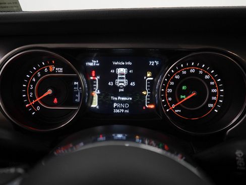 Used 2019 Jeep Wrangler Unlimited Sahara w/ Uconnect 4C Nav & Sound Group AWD/4WD image 26