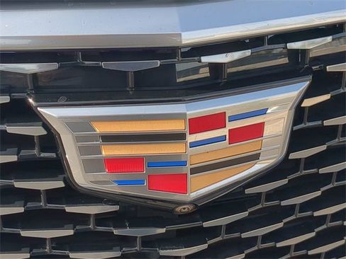 Used 2025 Cadillac XT6 Premium Luxury w/ Technology Package image 13