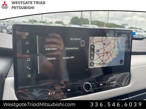 New 2025 Mitsubishi Outlander SE image 24