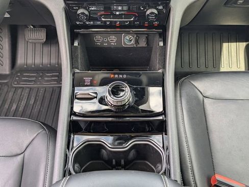 Used 2022 Jeep Grand Cherokee L Limited image 18