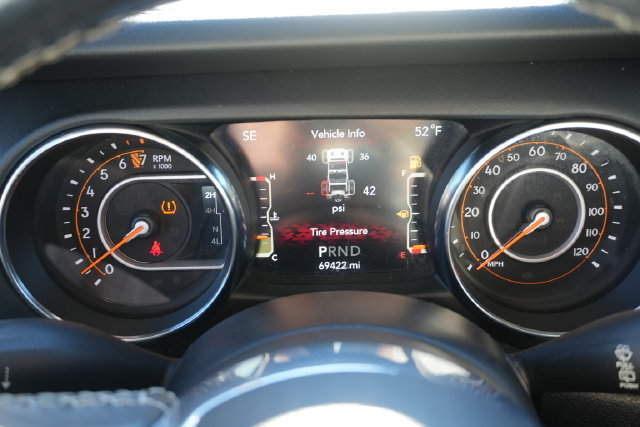 Used 2021 Jeep Wrangler Unlimited Sahara AWD/4WD image 30