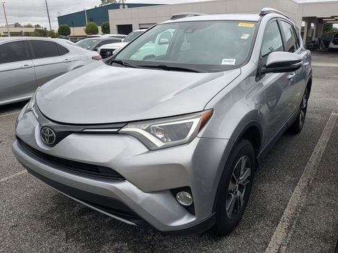 Used 2018 Toyota RAV4 XLE image 2