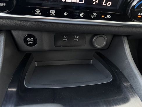 Certified 2025 Nissan Rogue SV image 23