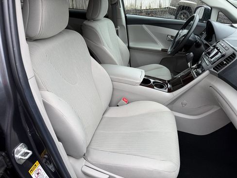 Used 2011 Toyota Venza AWD w/ Convenience Pkg image 66