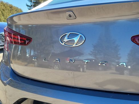 Used 2020 Hyundai Elantra Value Edition w/ Winter Weather Package image 6