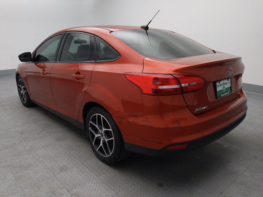 Used 2018 Ford Focus SE w/ SE Appearance Package FWD image 5