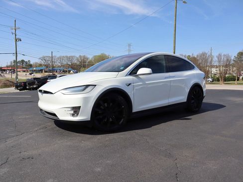 Used 2018 Tesla Model X 100D image 8