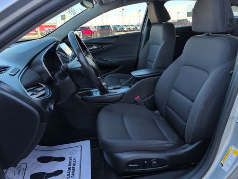 Used 2018 Chevrolet Malibu LT image 8