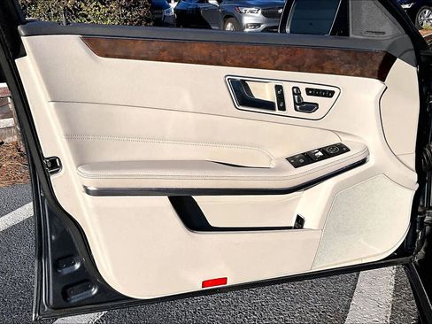 Used 2014 Mercedes-Benz E 350 Sedan image 21