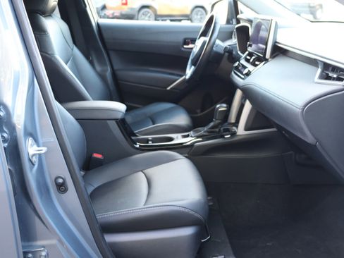 Certified 2024 Toyota Corolla Cross XLE FWD image 33
