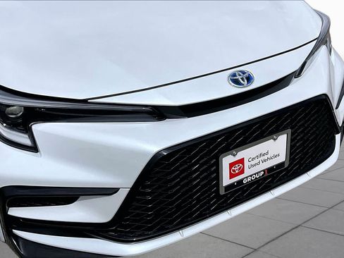 Certified 2025 Toyota Corolla SE FWD image 29