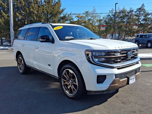 Used 2025 Ford Expedition King Ranch image 3