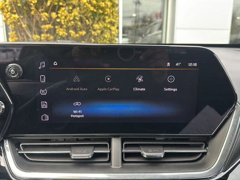 Used 2025 Chevrolet Trax RS w/ Driver Confidence Package image 33