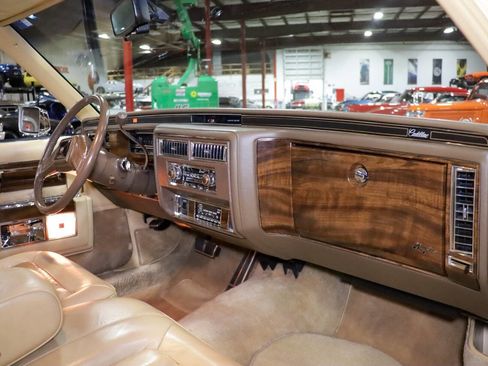 Used 1986 Cadillac Brougham Brougham image 39