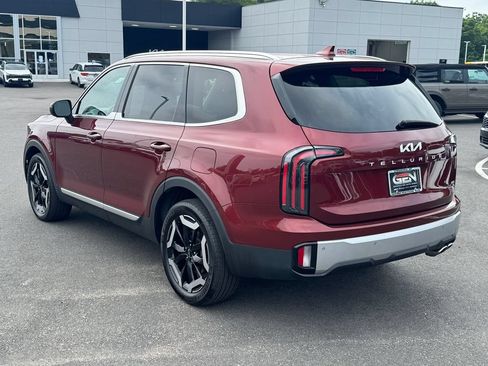 Used 2023 Kia Telluride EX w/ EX Captain's Chair Package AWD/4WD image 6