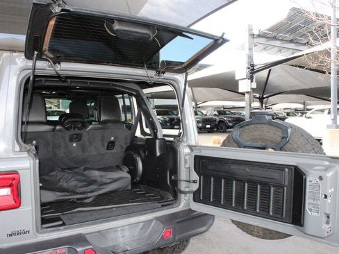 Used 2022 Jeep Wrangler Unlimited Sahara AWD/4WD image 53