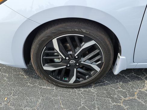 Certified 2025 Nissan Versa SR w/ Trunk Package FWD image 4