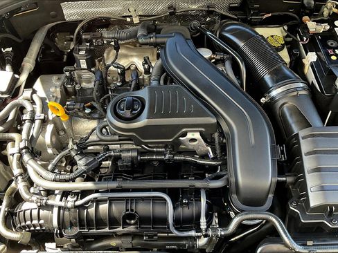 Used 2022 Volkswagen Jetta SE w/ Panoramic Sunroof Package image 32