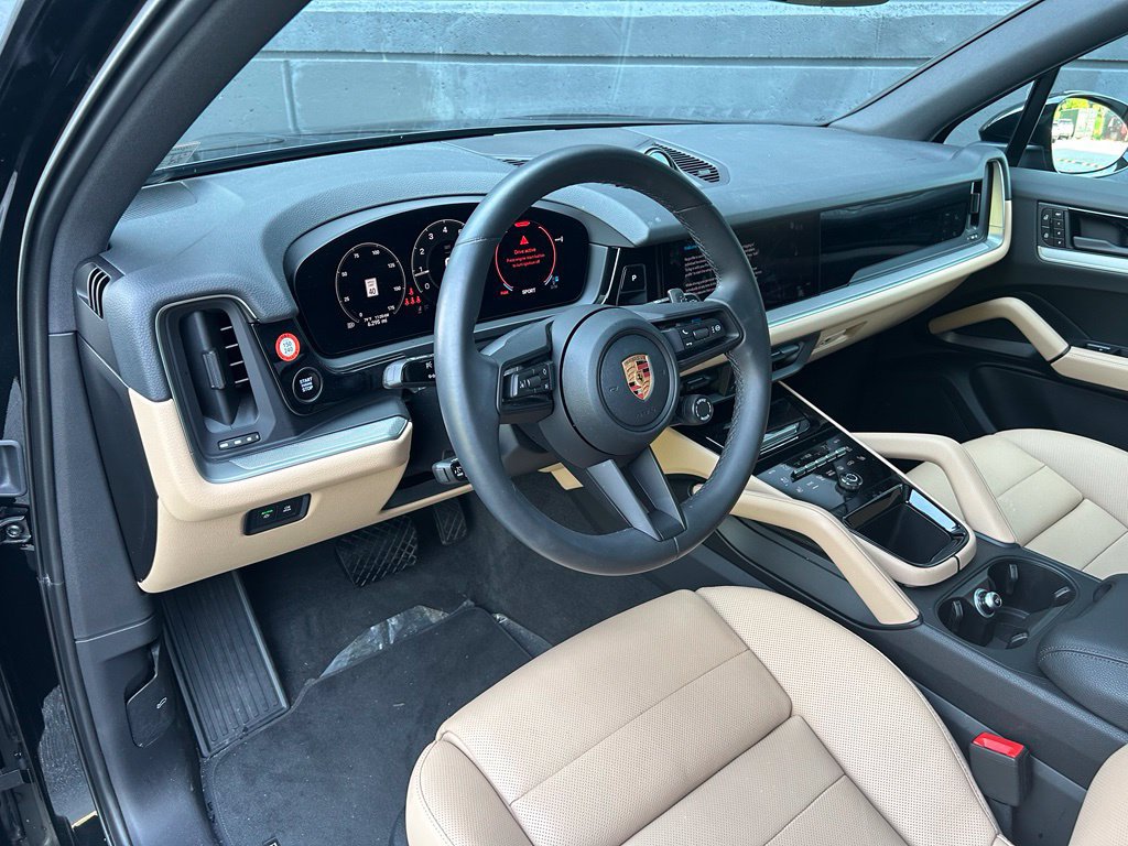 Certified 2026 Porsche Cayenne AWD/4WD image 4