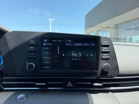 Certified 2025 Hyundai Elantra Sport FWD image 13