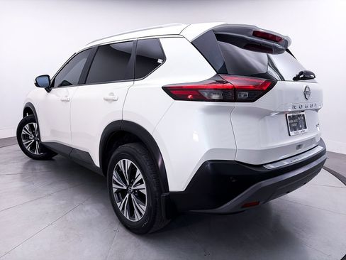 Used 2023 Nissan Rogue SV w/ SV Premium B Package FWD image 2