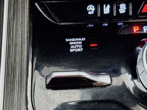 Used 2023 Jeep Wagoneer L Series II AWD/4WD image 22