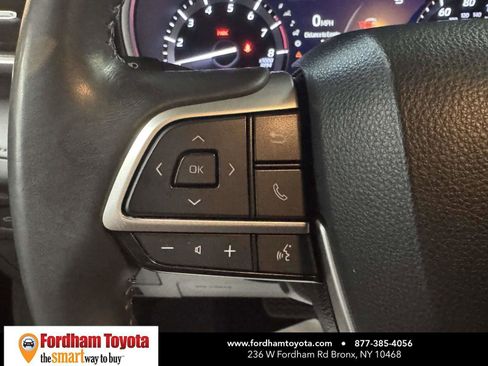 Used 2022 Toyota Highlander XLE image 21