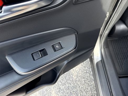 Used 2023 Toyota Crown Limited image 11