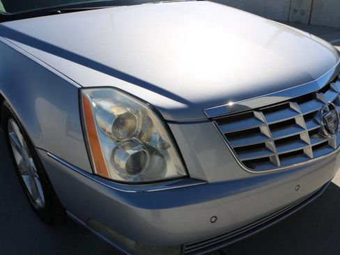 Used 2006 Cadillac DTS Performance image 21