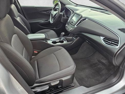 Used 2018 Chevrolet Malibu LT FWD image 12