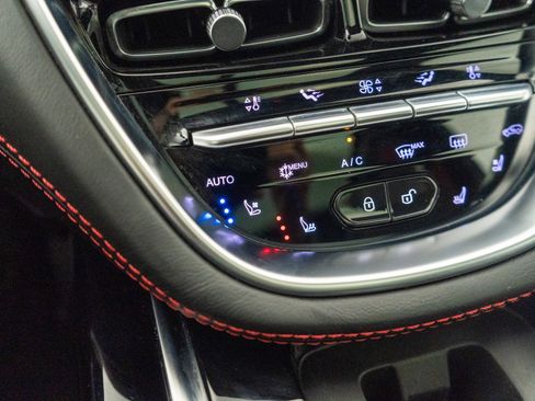 Used 2021 Aston Martin DBX image 28