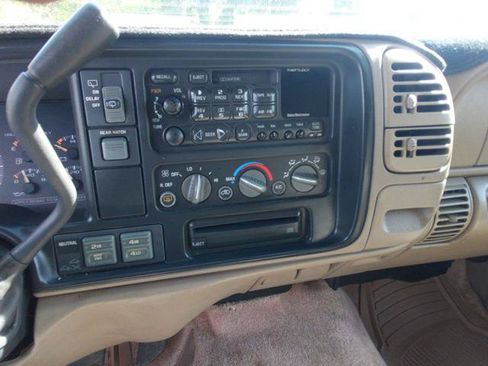 Used 1998 Chevrolet Tahoe 4WD w/ Preferred Equipment Group 3 image 24