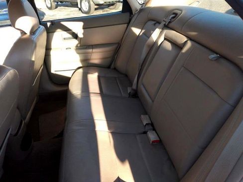 Used 2004 Ford Taurus SES image 10