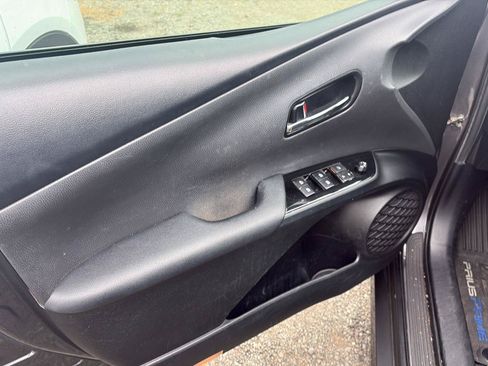 Used 2018 Toyota Prius Prime Plus w/ Carpet Mat Package FWD image 4