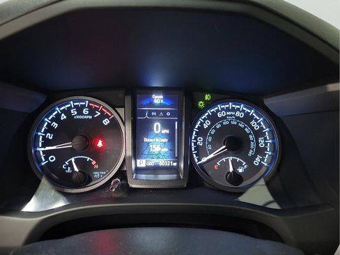 Certified 2022 Toyota Tacoma TRD Off-Road image 18