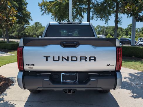 Used 2023 Toyota Tundra SR5 w/ SR5 Convenience Package AWD/4WD image 9