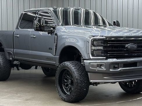 Used 2026 Ford F250 Platinum AWD/4WD image 7