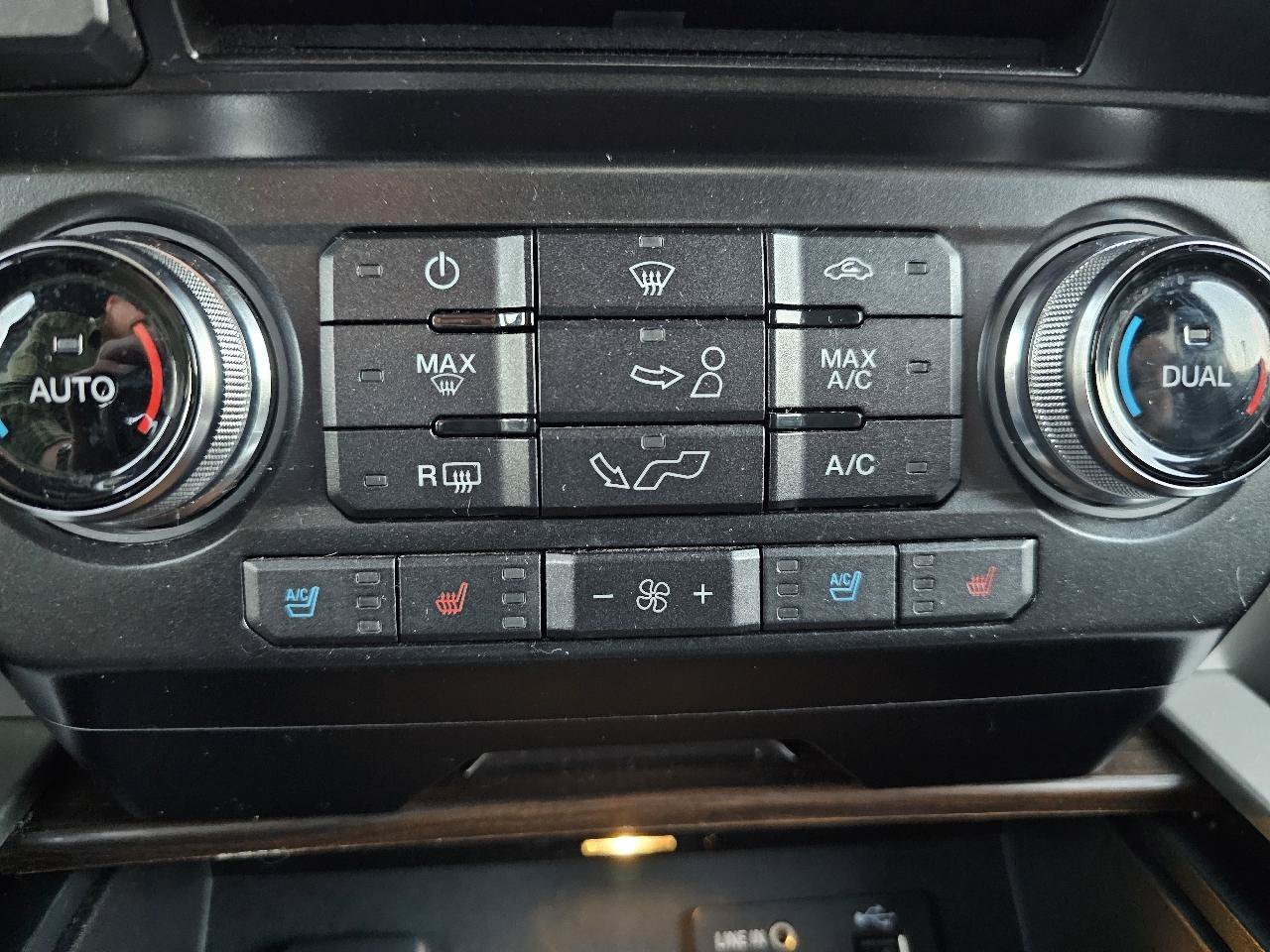 Used 2015 Ford F150 Lariat w/ Equipment Group 502A Luxury AWD/4WD image 65