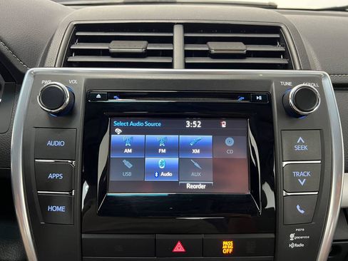 Used 2015 Toyota Camry XSE w/ Moonroof Package FWD image 17