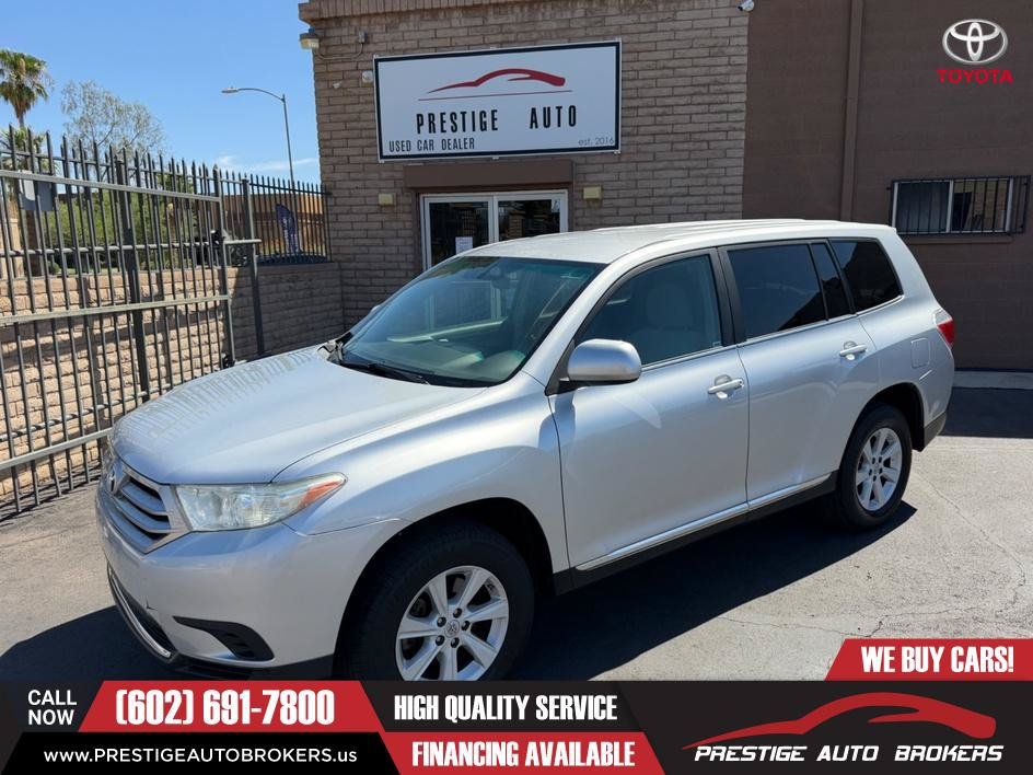 Used 2013 Toyota Highlander FWD image 4