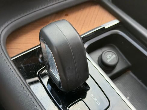 Used 2024 Volvo XC90 B5 Plus w/ Protection Package image 40