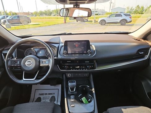 Used 2021 Nissan Rogue SV FWD image 15