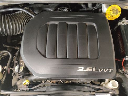 Used 2017 Dodge Grand Caravan SXT FWD image 30